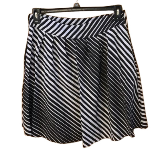 The Limited Black and White Roman-Striped Skirt 2 side Pockets Women size M - Picture 3 of 11
